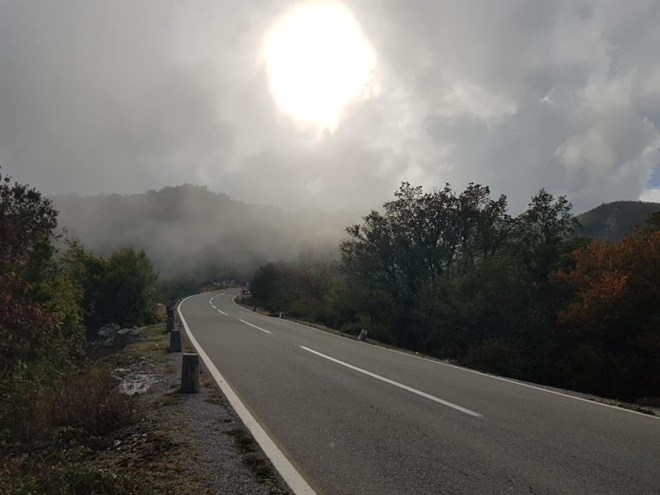 Route de montagne au Monténégro
