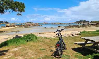 Pique-nique sur la côte de granit rose