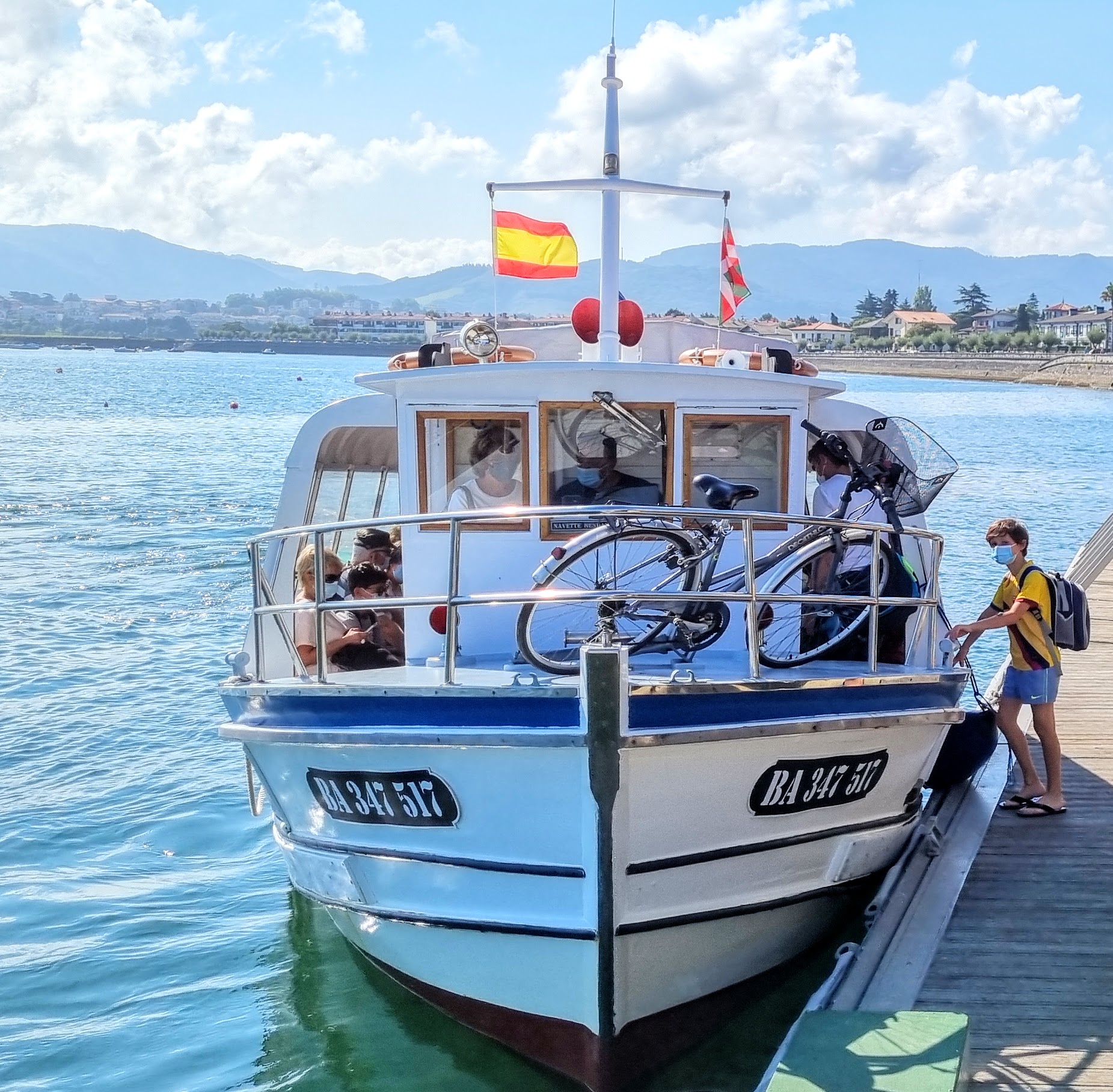Bateau de Hendaye à Fontarrabie à vélo