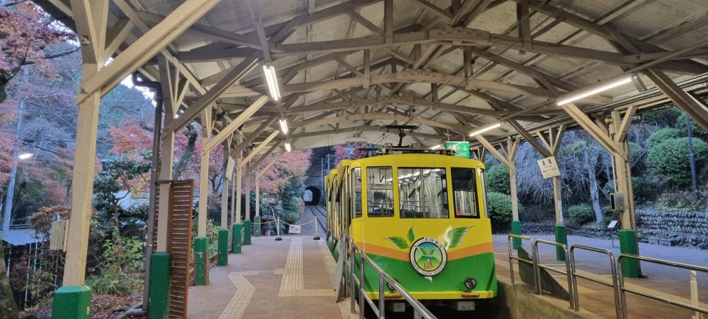 Funuiculaire-mont-takao